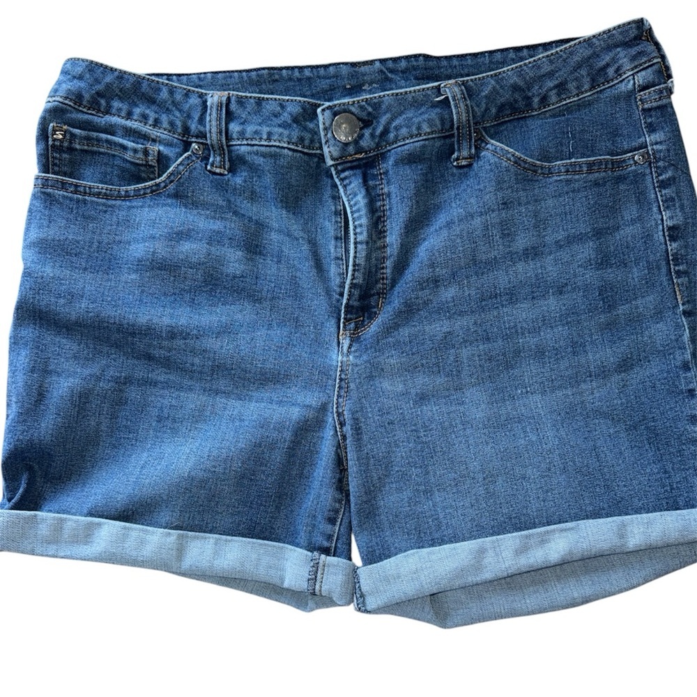 Seven7 Classic Blue Denim Jean Shorts women’s Sz 16 inseam 5”​